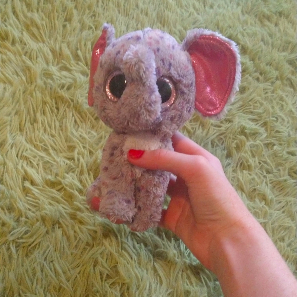 Specks the elephant